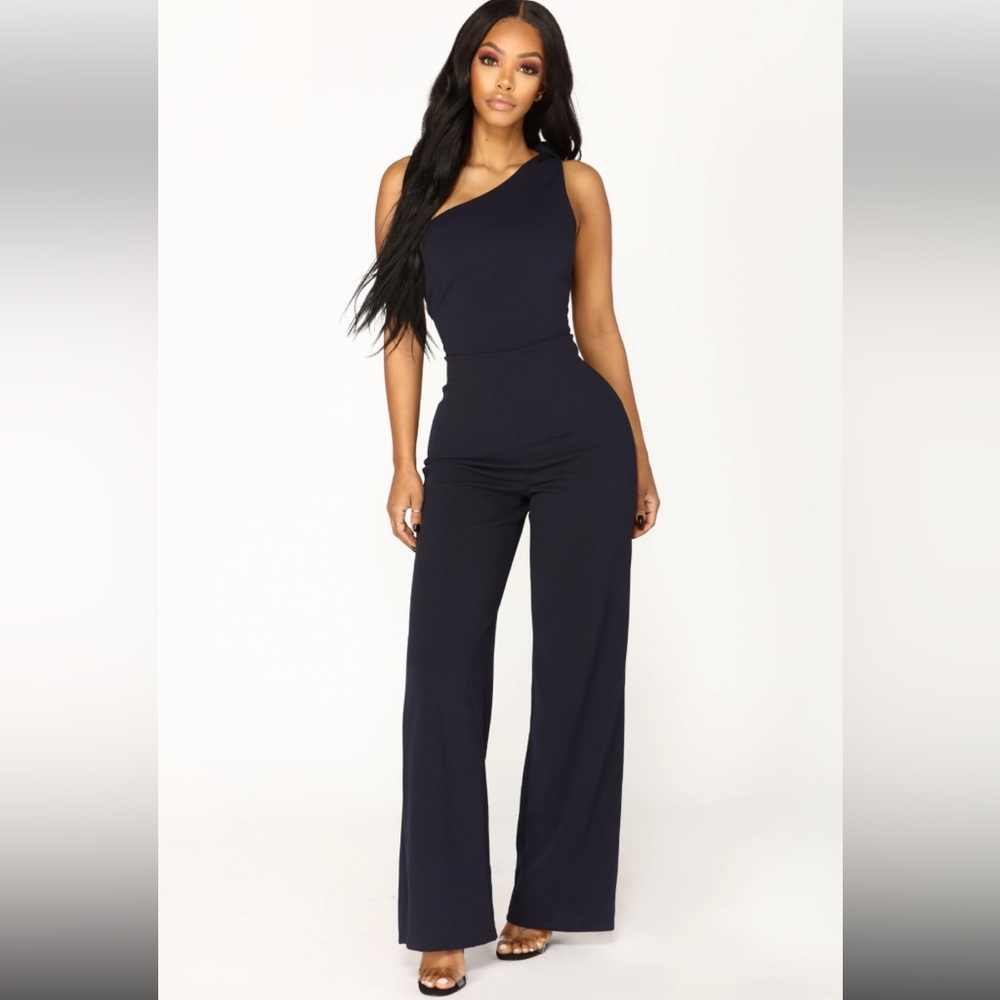 🔴SOLD🔴NWT - One Shoulder Navy Jumpsuit Size Large